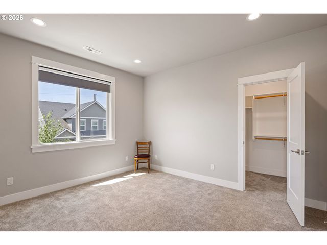 1577 NESTUCCA Ave, Eugene, OR 97408