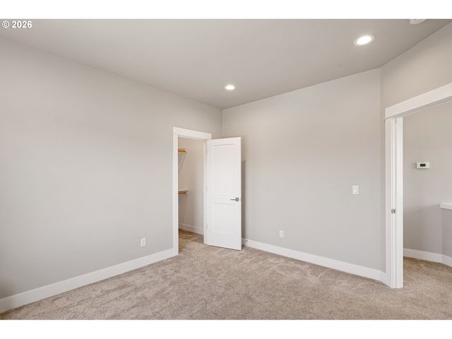 1577 NESTUCCA Ave, Eugene, OR 97408