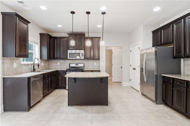 30 Blakely Court, Acworth, GA 30101