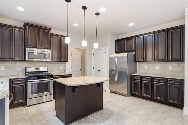 30 Blakely Court, Acworth, GA 30101