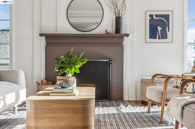 3386 Herrier St, Oakland, CA 94602