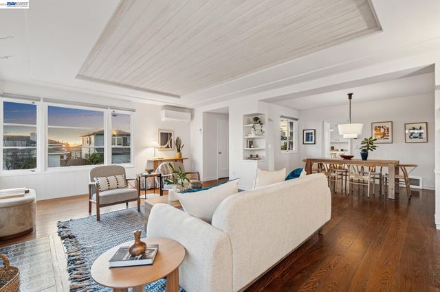 3386 Herrier St, Oakland, CA 94602