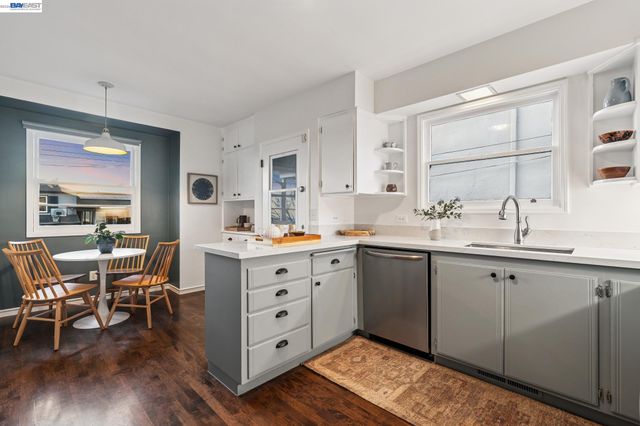 3386 Herrier St, Oakland, CA 94602