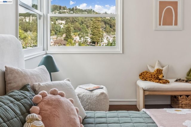 3386 Herrier St, Oakland, CA 94602