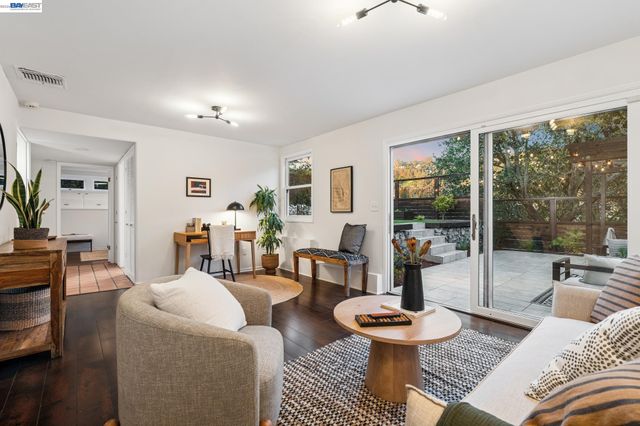 3386 Herrier St, Oakland, CA 94602