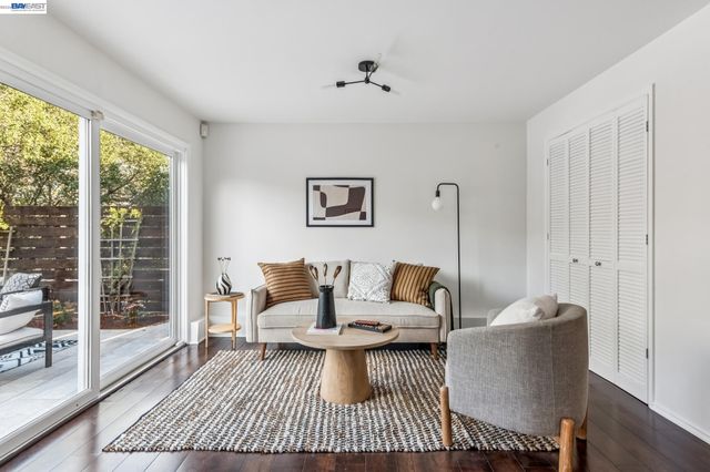 3386 Herrier St, Oakland, CA 94602