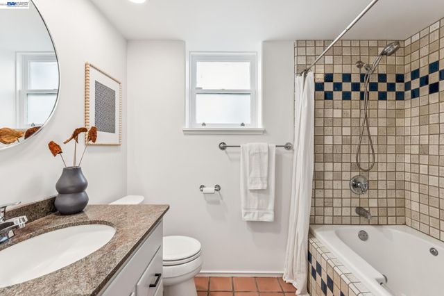 3386 Herrier St, Oakland, CA 94602