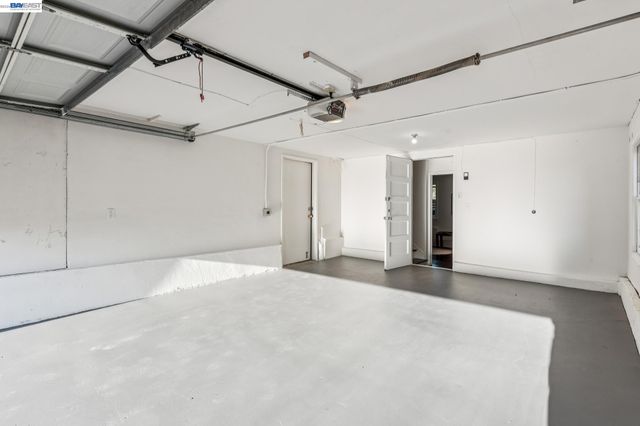 3386 Herrier St, Oakland, CA 94602