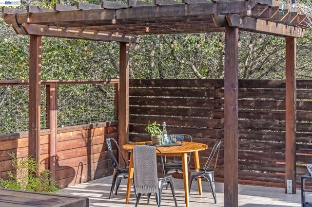 3386 Herrier St, Oakland, CA 94602