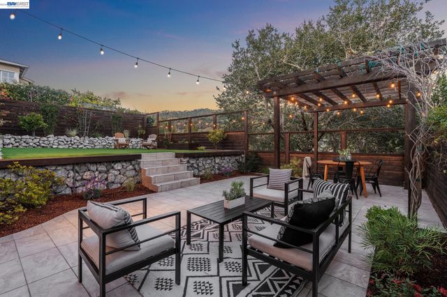 3386 Herrier St, Oakland, CA 94602