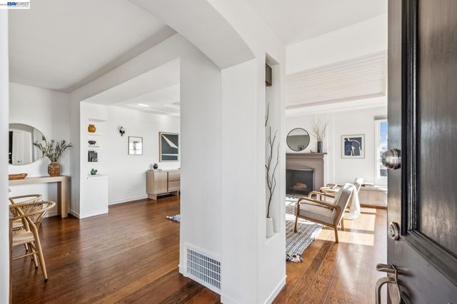 3386 Herrier St, Oakland, CA 94602