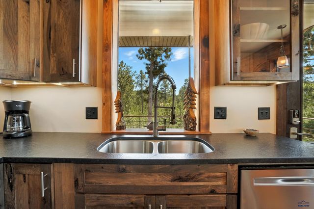 21302 WASP RD, Lead, SD 57754