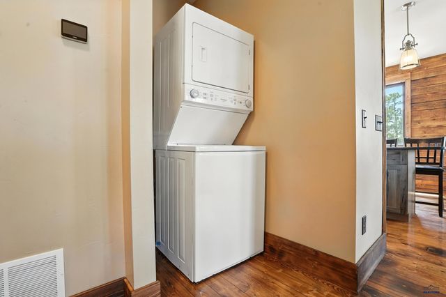 21302 WASP RD, Lead, SD 57754