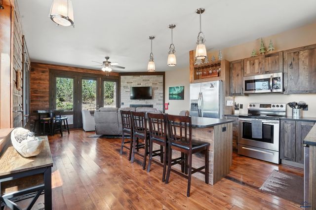 21302 WASP RD, Lead, SD 57754