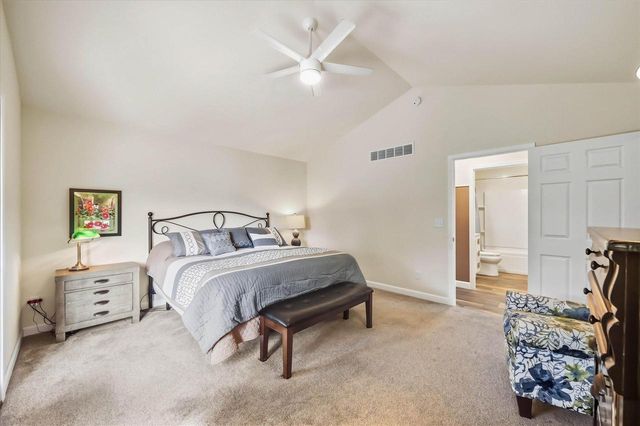 1811 Farm View DRIVE, Grafton, WI 53024