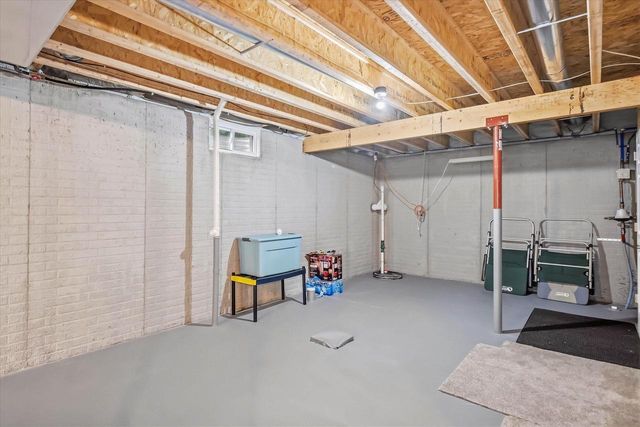 1811 Farm View DRIVE, Grafton, WI 53024