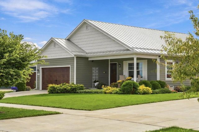 1811 Farm View DRIVE, Grafton, WI 53024