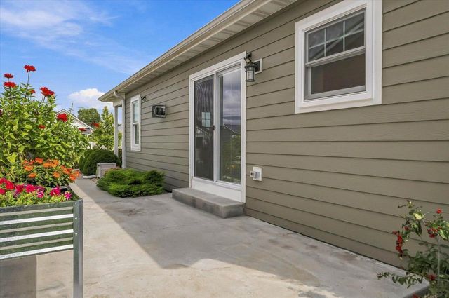 1811 Farm View DRIVE, Grafton, WI 53024