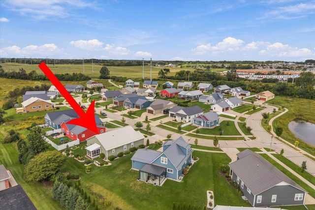 1811 Farm View DRIVE, Grafton, WI 53024
