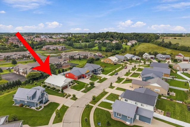 1811 Farm View DRIVE, Grafton, WI 53024