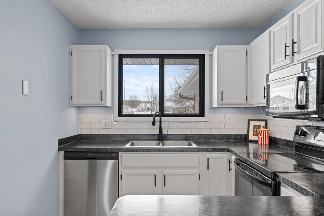 7633 Wedgewood Court N, Maple Grove, MN 55311