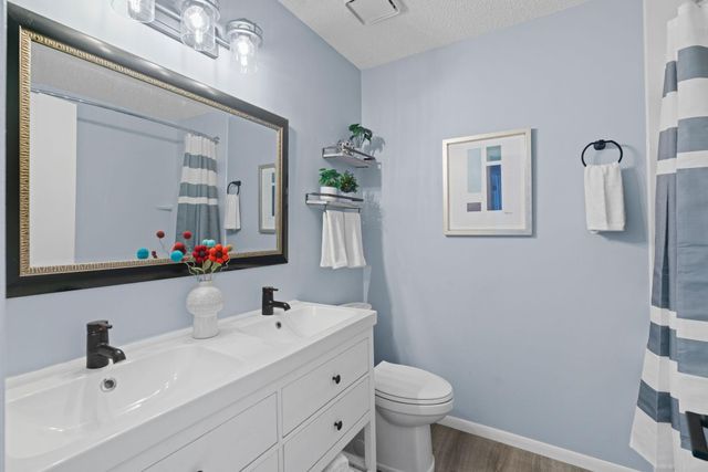 7633 Wedgewood Court N, Maple Grove, MN 55311