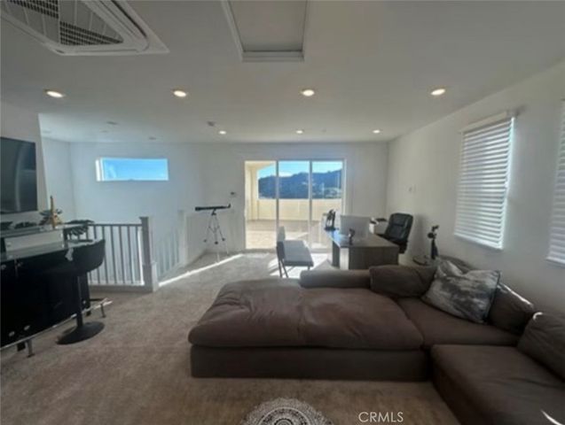 27148 Skyland, Valencia, CA 91381