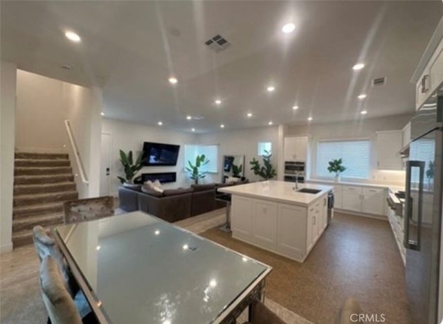 27148 Skyland, Valencia, CA 91381