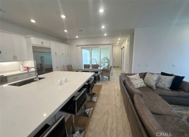 27148 Skyland, Valencia, CA 91381