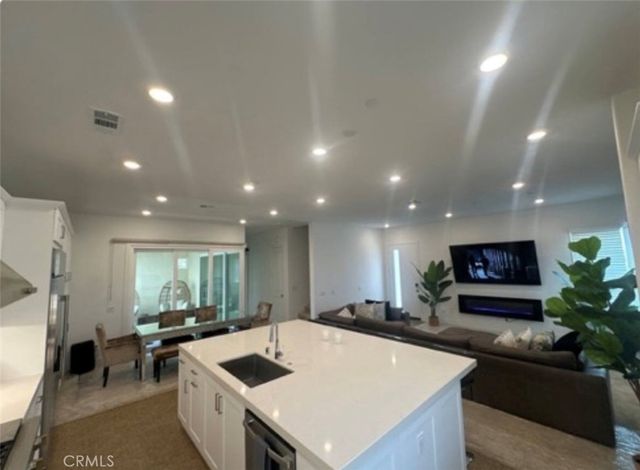 27148 Skyland, Valencia, CA 91381