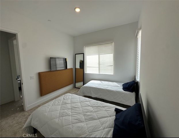 27148 Skyland, Valencia, CA 91381