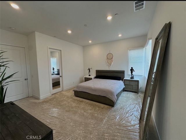 27148 Skyland, Valencia, CA 91381