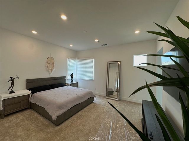 27148 Skyland, Valencia, CA 91381