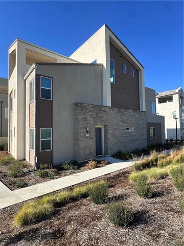 27148 Skyland, Valencia, CA 91381