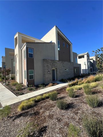27148 Skyland, Valencia, CA 91381