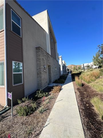 27148 Skyland, Valencia, CA 91381