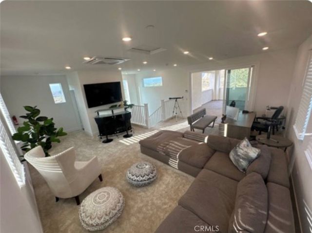27148 Skyland, Valencia, CA 91381
