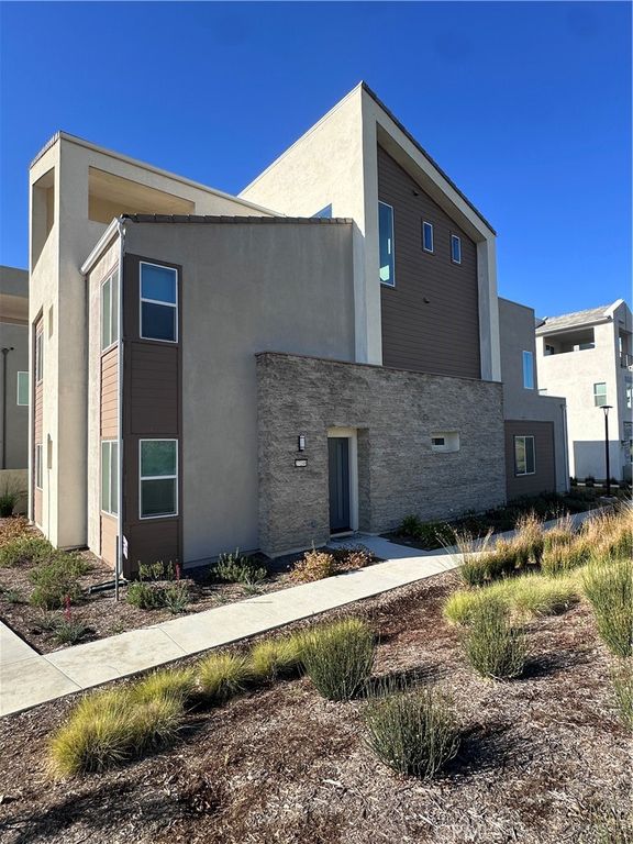 27148 Skyland, Valencia, CA 91381 — photo 2