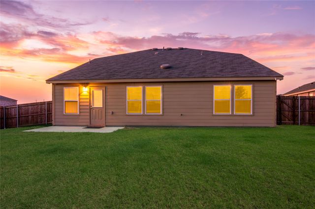 1008 Valerian Drive, Haslet, TX 76052
