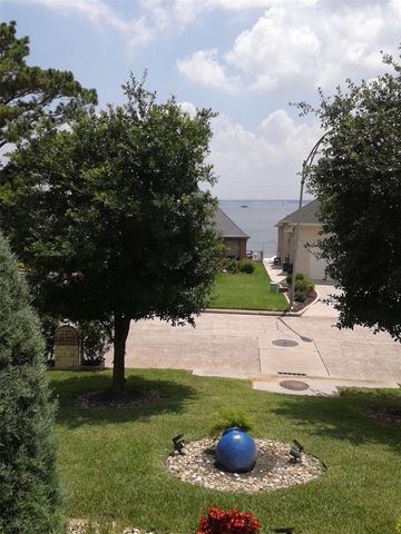 3901 Windswept Drive, Montgomery, TX 77356