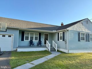 1392 W OAK RD, Vineland, NJ 08360