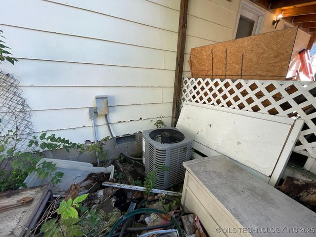 160 S 36th Avenue W, Tulsa, OK 74127