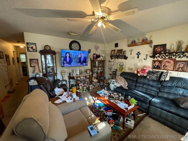 160 S 36th Avenue W, Tulsa, OK 74127