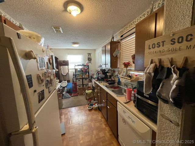 160 S 36th Avenue W, Tulsa, OK 74127