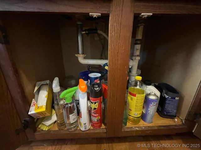 160 S 36th Avenue W, Tulsa, OK 74127