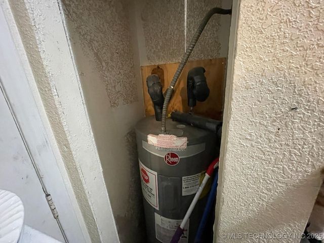 160 S 36th Avenue W, Tulsa, OK 74127