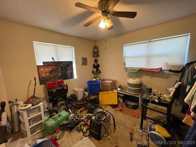 160 S 36th Avenue W, Tulsa, OK 74127