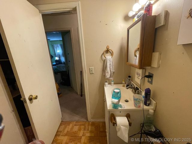 160 S 36th Avenue W, Tulsa, OK 74127