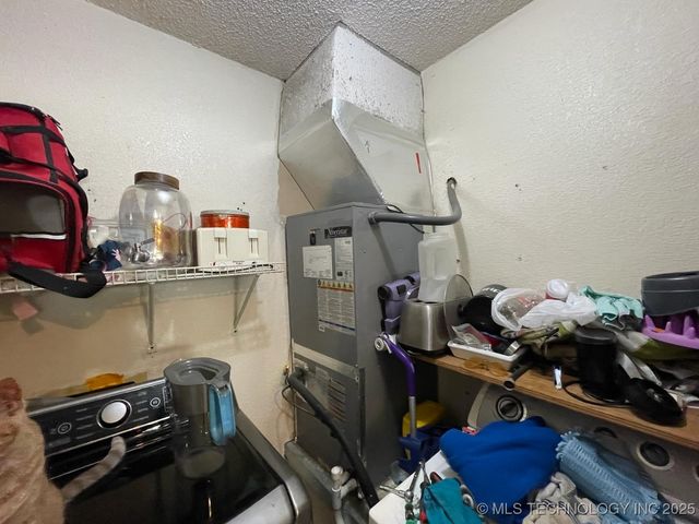 160 S 36th Avenue W, Tulsa, OK 74127