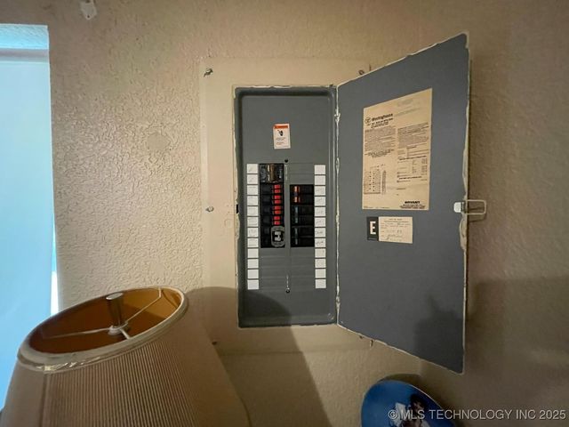 160 S 36th Avenue W, Tulsa, OK 74127